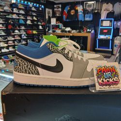 JORDAN 1 LOW SE
- #(DM1199 140) - SIZE 9.5 - ORIGINAL BOX