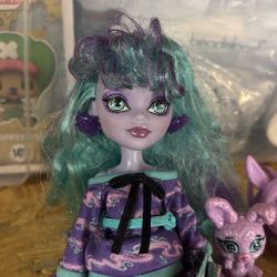 Twyla - Creepover Party - G3