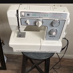 NECCHI SEWING MACHINE 