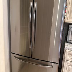 Refrigerator 
