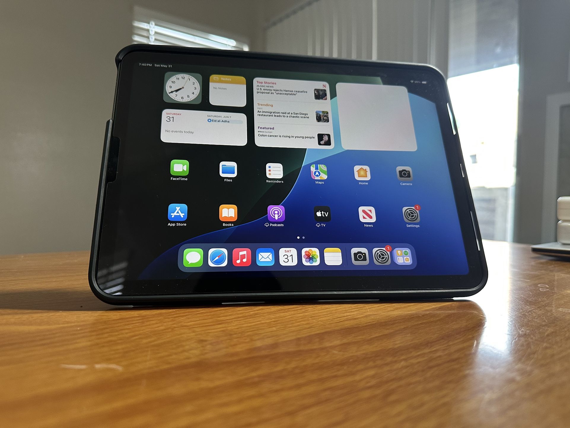 Apple iPad Air 5th Generation – Like New