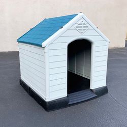$105 (Brand New) Plastic dog house large size pet indoor outdoor all weather shelter cage kennel 36x36x39”