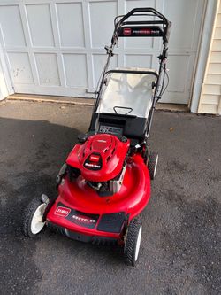 Toro 22” Recycler Self Propelled Lawn Mower With Electric Start