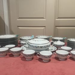 Vintage Fine China 70 Piece Set 