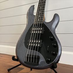 Ernieball Musicman Stingray 5 HH 