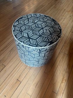 18in round End table side table Nadeau (sold as pair)