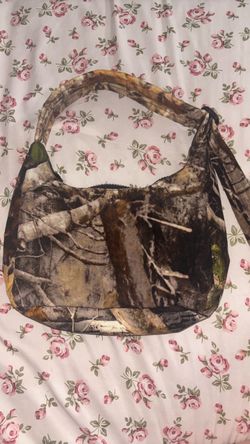 Baggu Camo purse