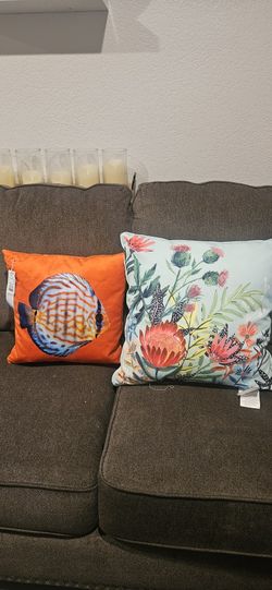 New 2 Pillows For One Firm Price