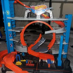 Hot Wheels Ultimate Garage 