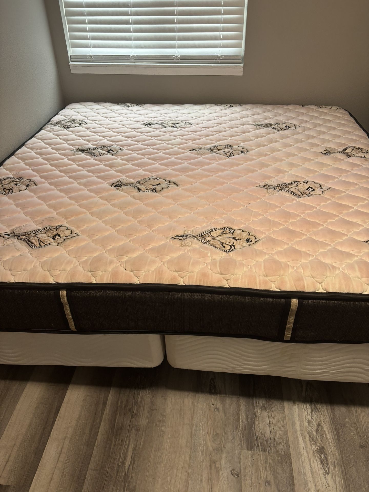 King Size Mattress Split Boxsprings And Frame 