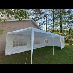 10x20 New Enclosed Window Removable Side Walls Or Open  Stabilizer Material Weatherproof Strong 
150 each.... Two for 300

 Dunwoody  exit 29 
Ashford