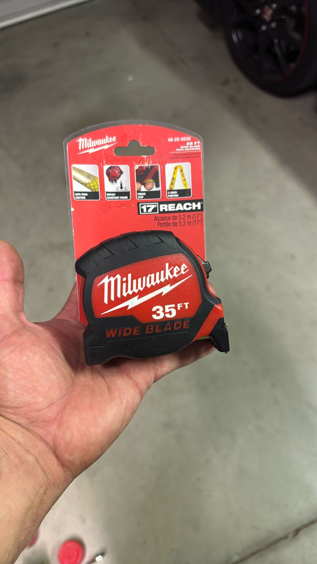 Milwaukee 35ft Wide Blade Measuring Tape