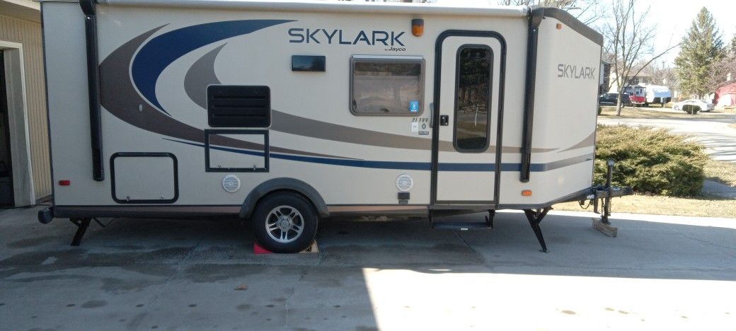 2011 Jayco Skylark 21FBV