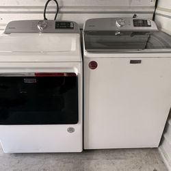 2022 White Maytag Electric Washer and Dryer Set 