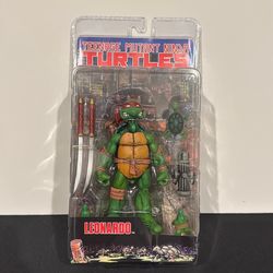 Mirage TMNT 2018 Leonardo clamshell factory error