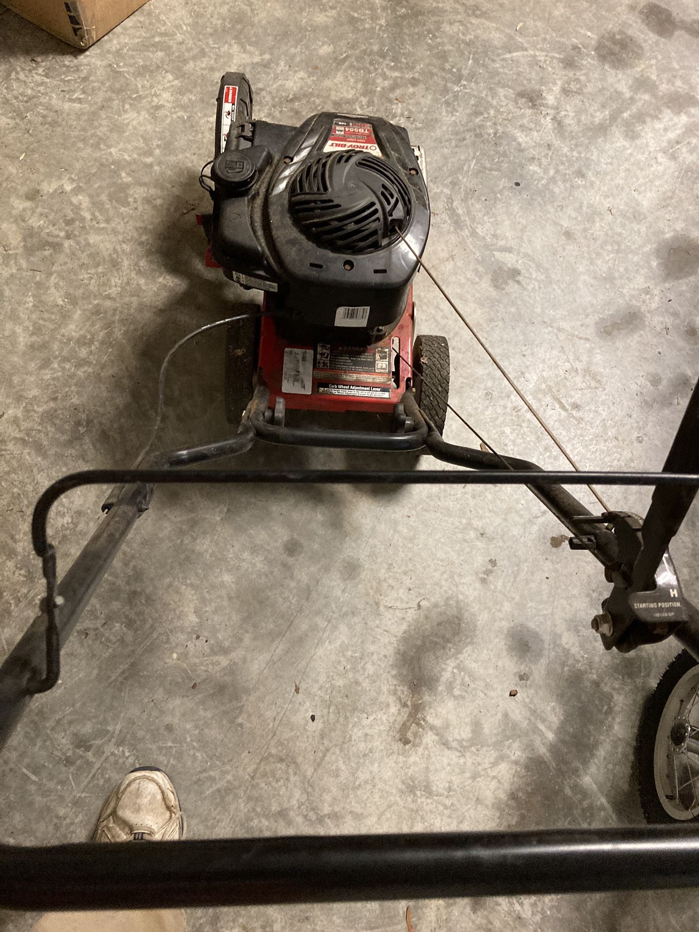 TroyBilt walk behind edger. Model TB554, 140 cc for Sale in Concord