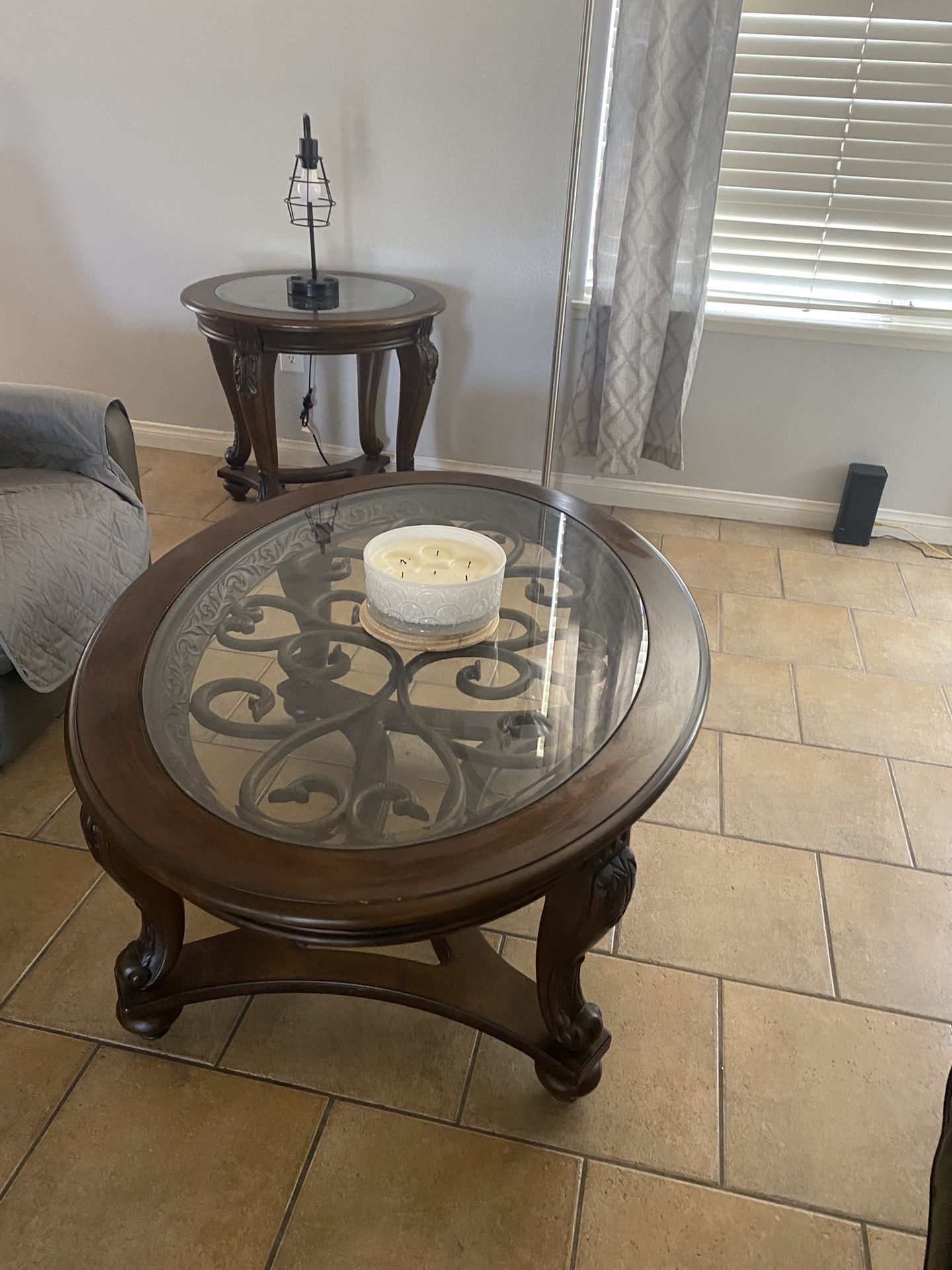 BEAUTIFUL SET COFFEE TABLE & End TABLE