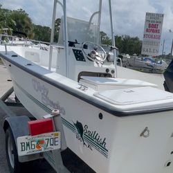 21ft Center Console Boat