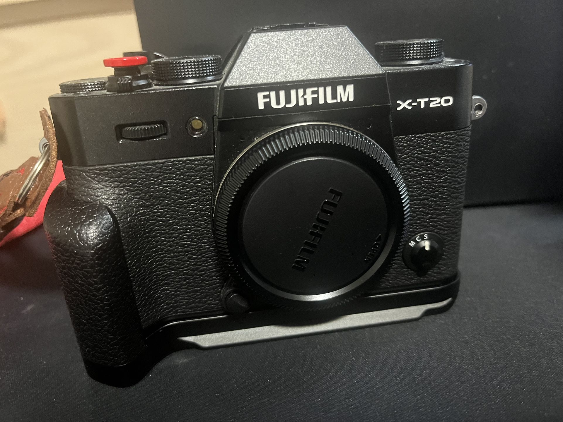 Fujifilm X t20 Body Only Low Shutter Count With Original Box And