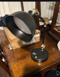 Ottlite LED Table Lamp/With Wireless Charging Base/NEW Out Of Box