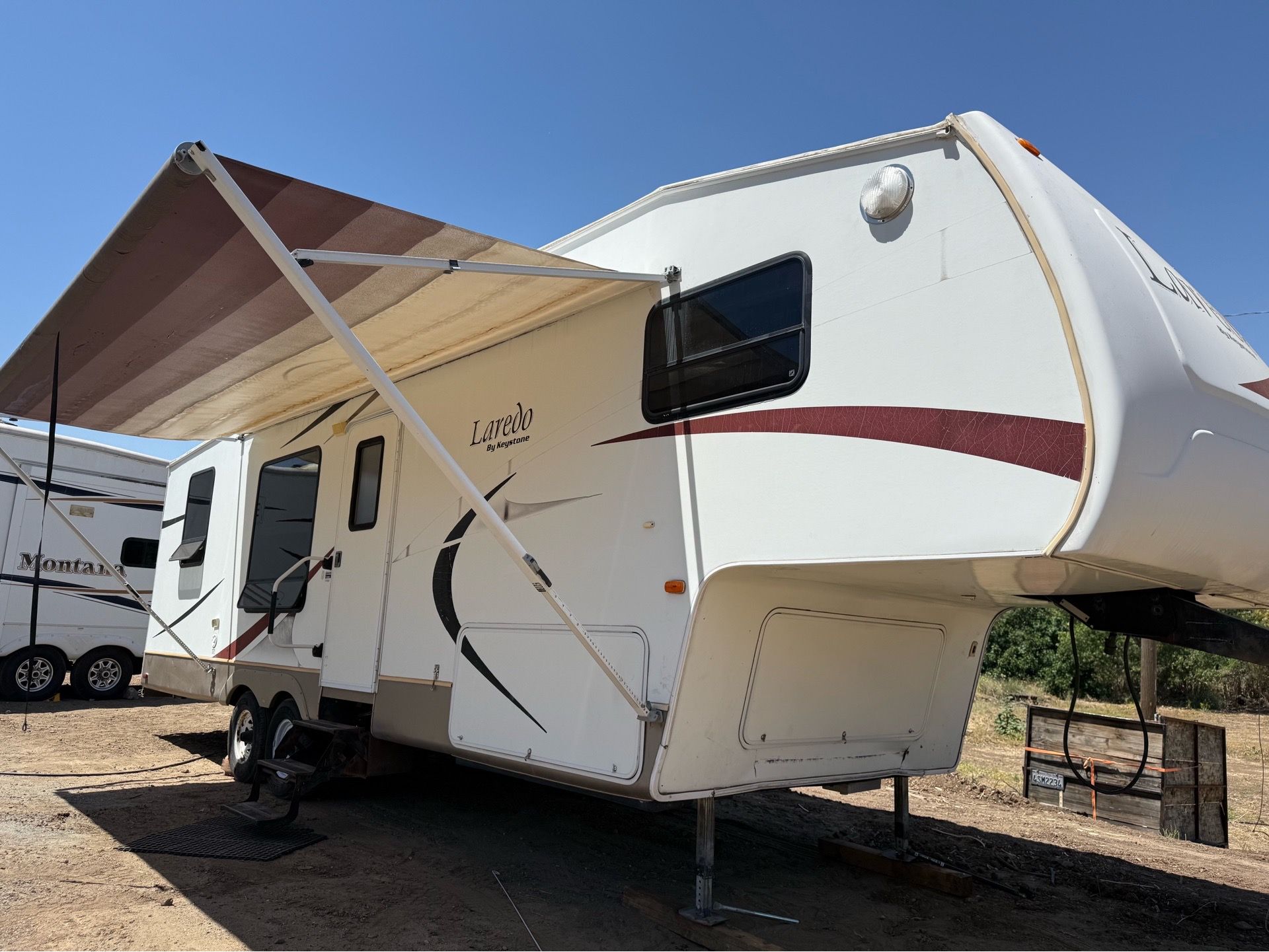 2005 keystone Laredo