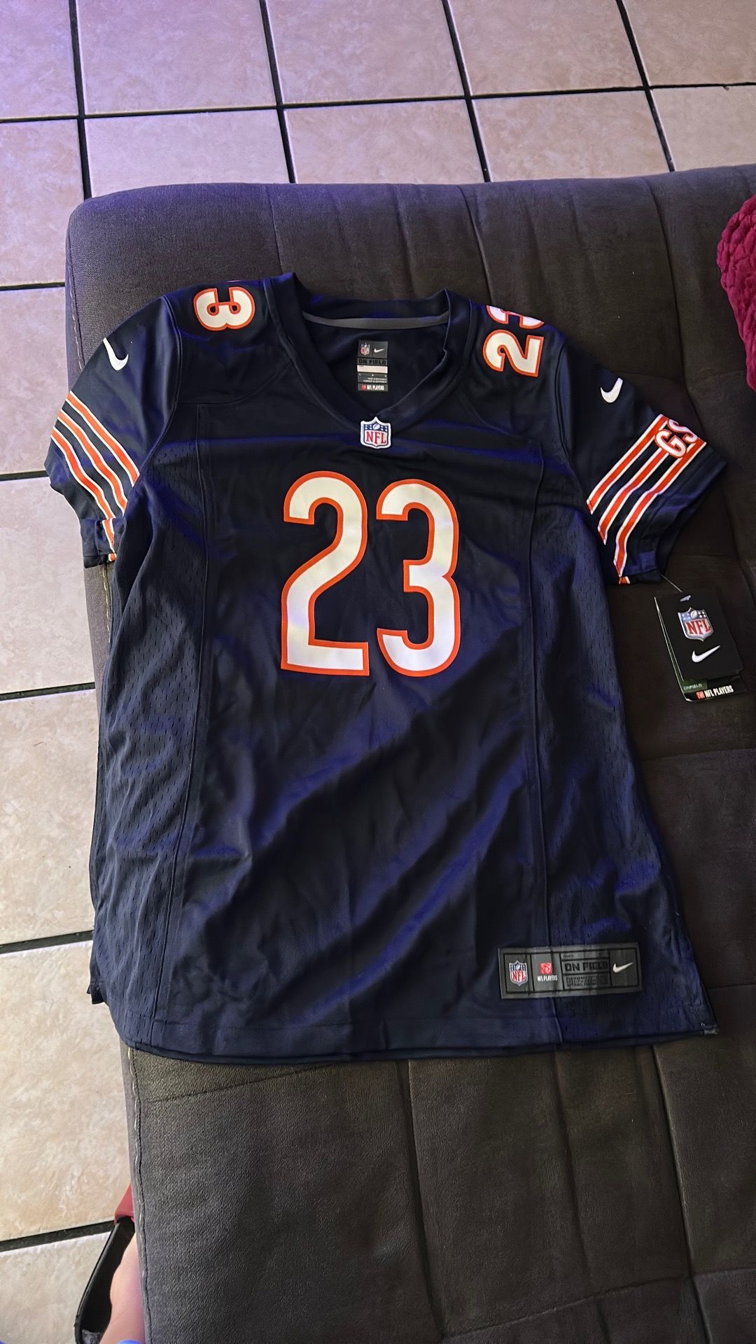 Devin Hester nfl bears jersey (description)