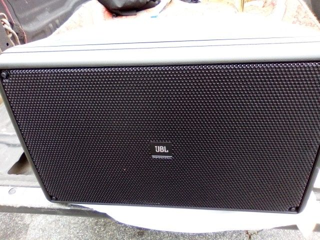 Jbl 2210 Professional Speaker 200.00