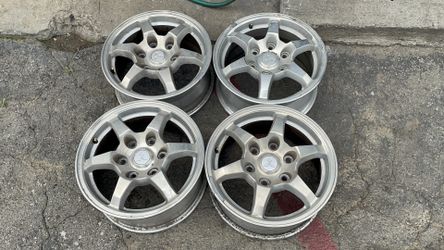 Mitsubishi Montero Sport 16 inch aluminum wheels 6 on 5.5 lug pattern 