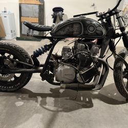 1982 Kawasaki KZ1100 Bobber/Cafe Racer Project. 