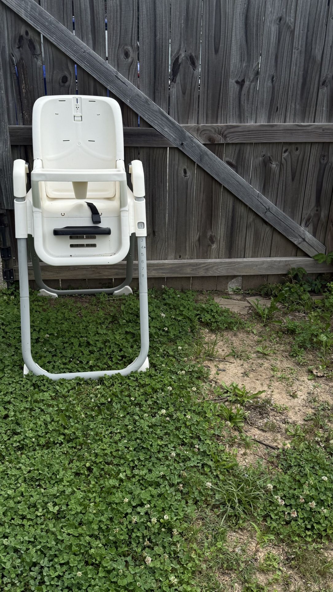 Adjustable High Chair – Sturdy & Clean, Missing Belt 