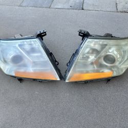 2015 Cadillac SRX Headlight Assembly 
