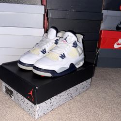 Jordan 4 Retro Midnight Navy Size 5.5Y 