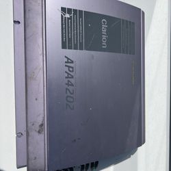 Clarion APA4202 ProAudio 4-channel power amplifier