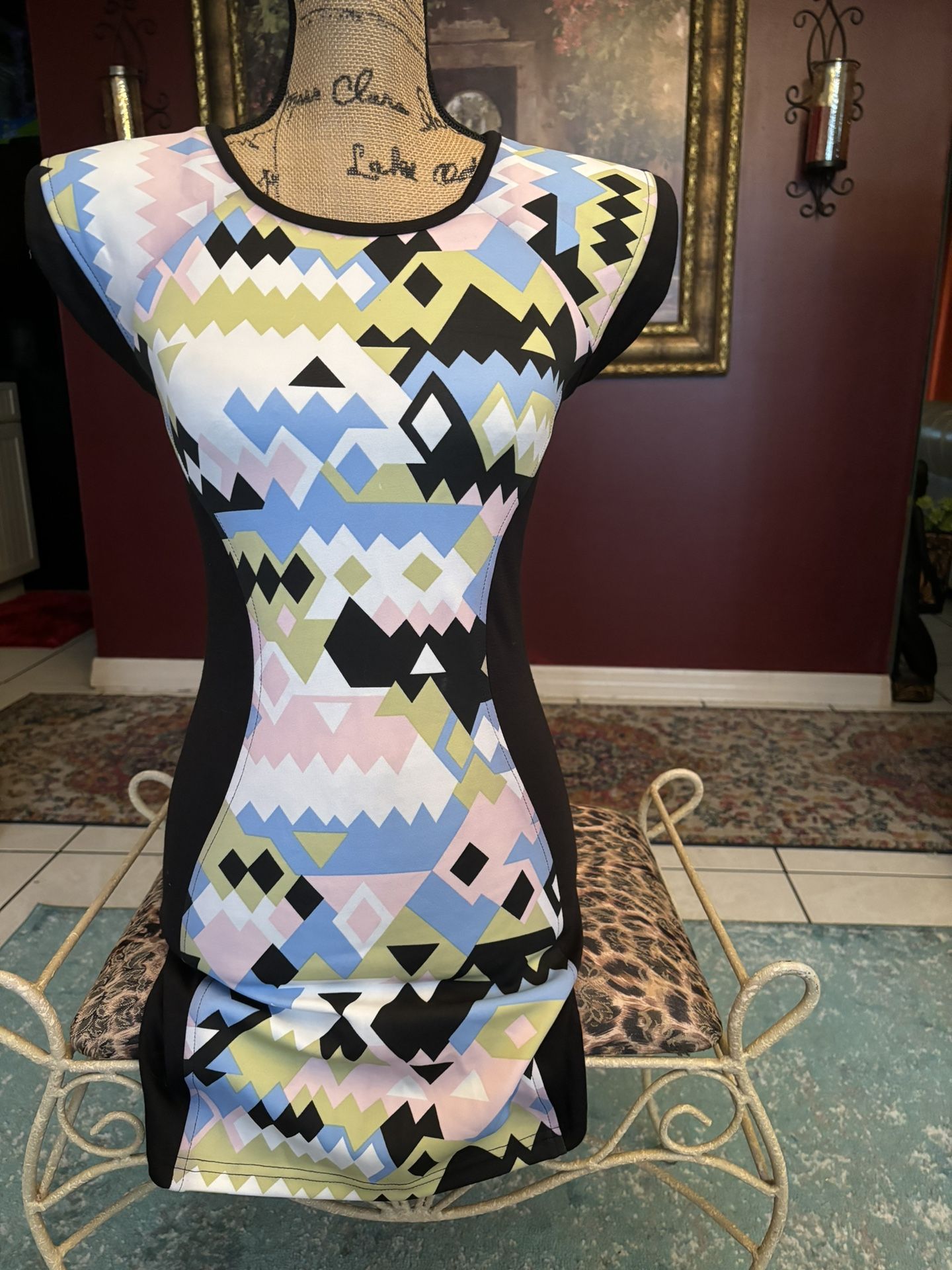 Beautiful Mini Dress Size Lg 🩷❤️