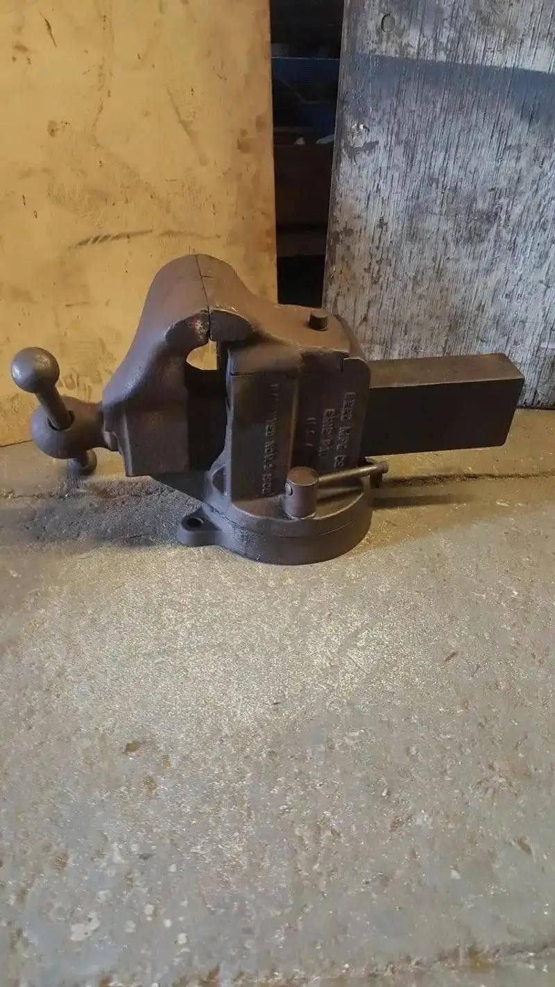 Reed MFG Co. Vise 5-1/2" Jaw Rear Swivel Jaw Model 405 1/2 Swivel Base Vice