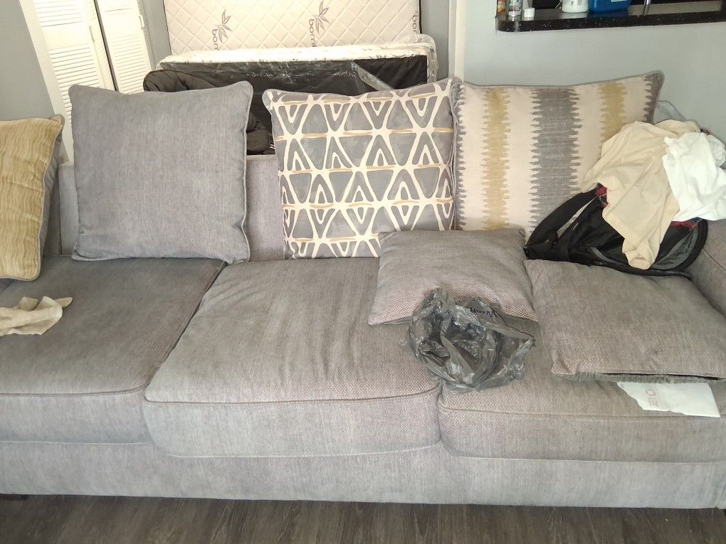 Must Pick Up Sectional