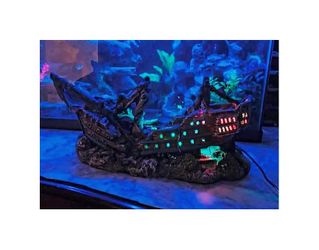 Light Up Ship- Tank Decoration 