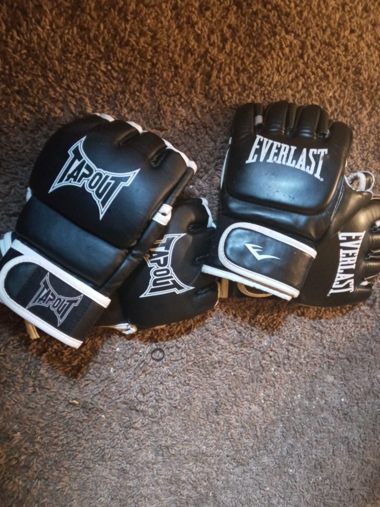 UFC gloves tapout and everlast