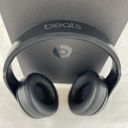 Beats Studio 3 with Pure Active Noise Canceling In Matte Black