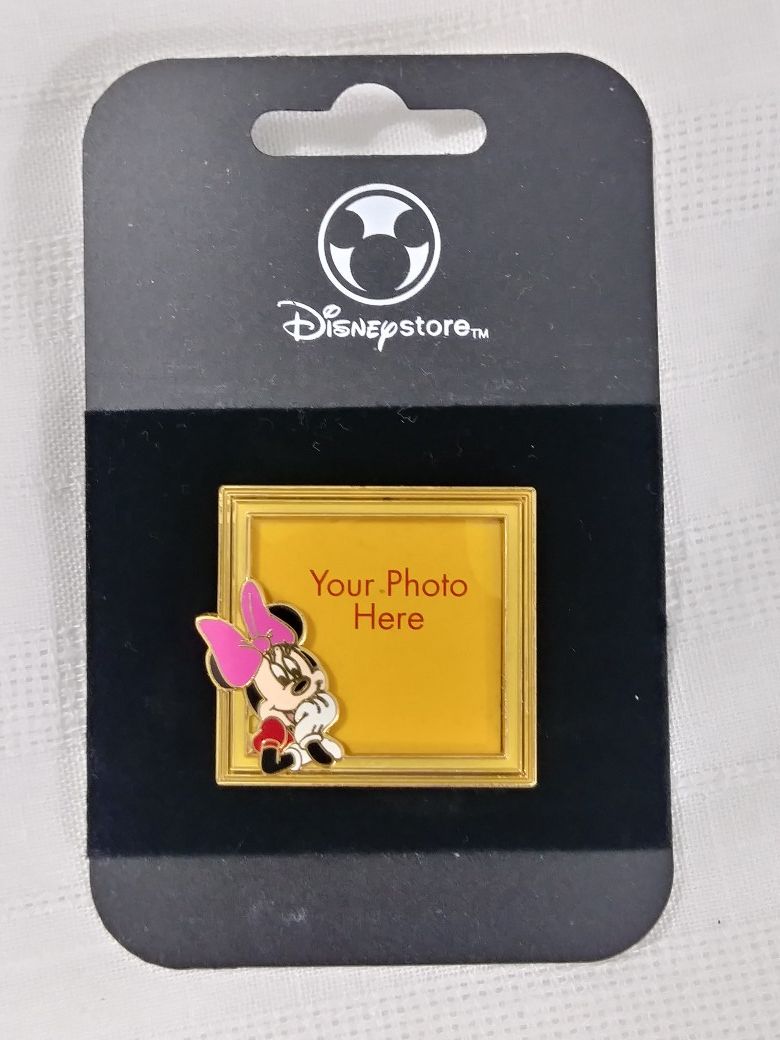 NEW Disney Store Exclusive Minnie Mouse Frame Pin