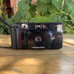 Minolta Freedom Dual AF 35mm Point and Shoot Film Camera