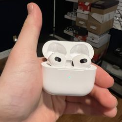 Apple AirPods Gen 3