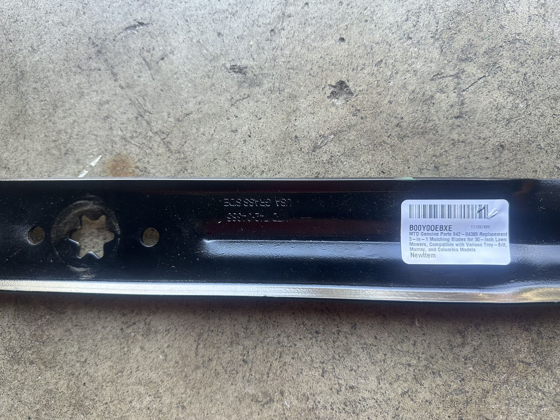Brand new never used MTD 30 inch 3-1 mulching lawnmower blade