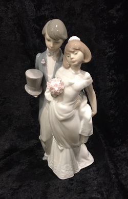 Lladro "Wedding Bells" #6164 Bride and Groom 8 1/4" x 4"