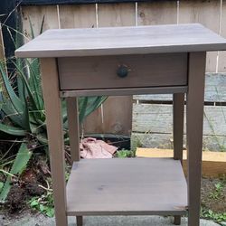 2 Side Tables 