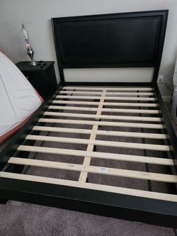 Queen Bed w/ slats