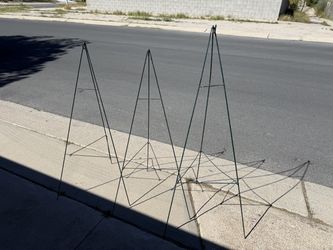 Metal Wire Floral Easel