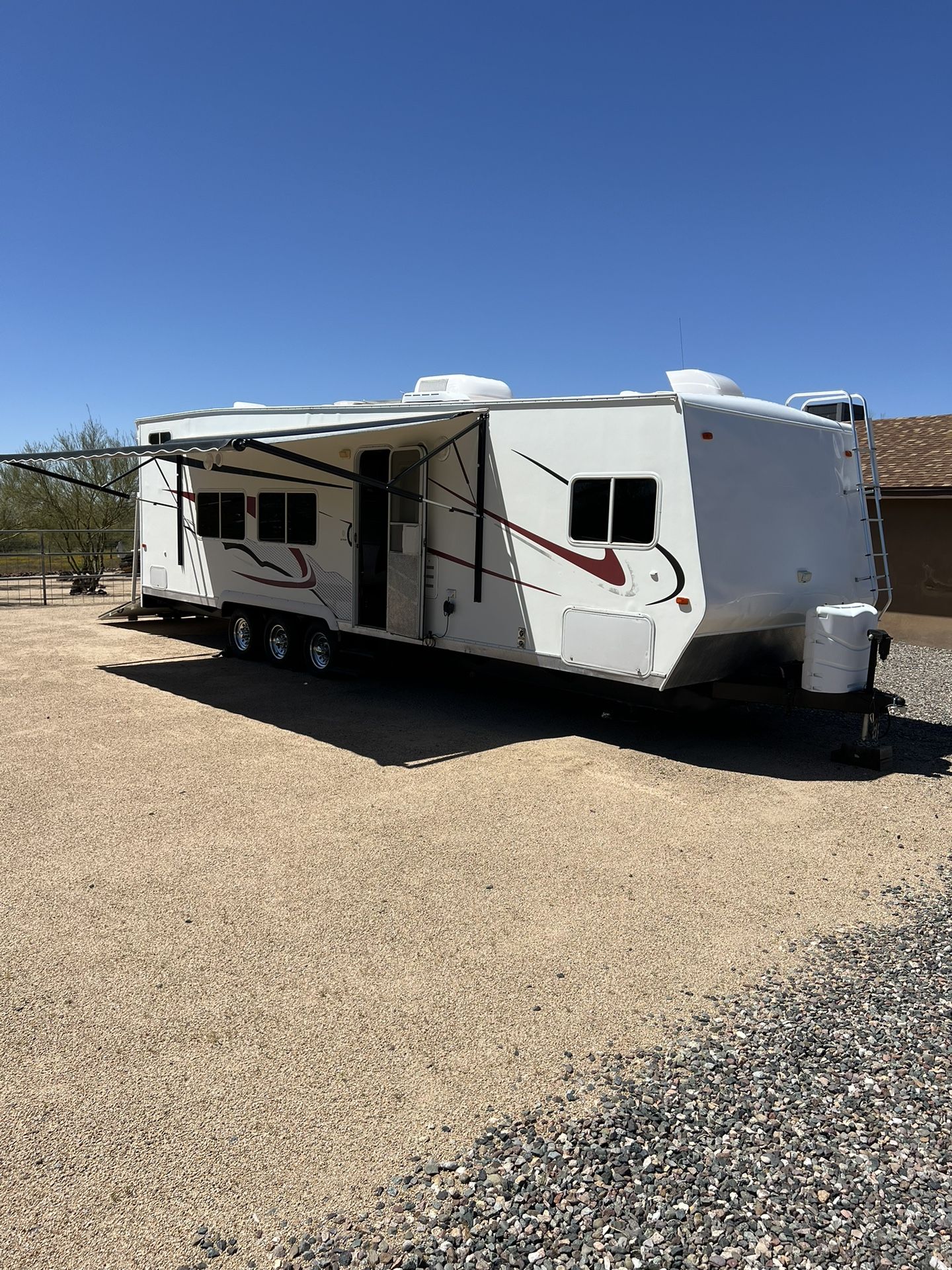 2006 30’ Eclipse Attitude, Toy Hauler