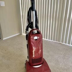 Top Quality SIMPLICITY Vacuum. Pristine Condition! 