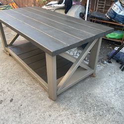 Coffee Table /Mesa De Centro